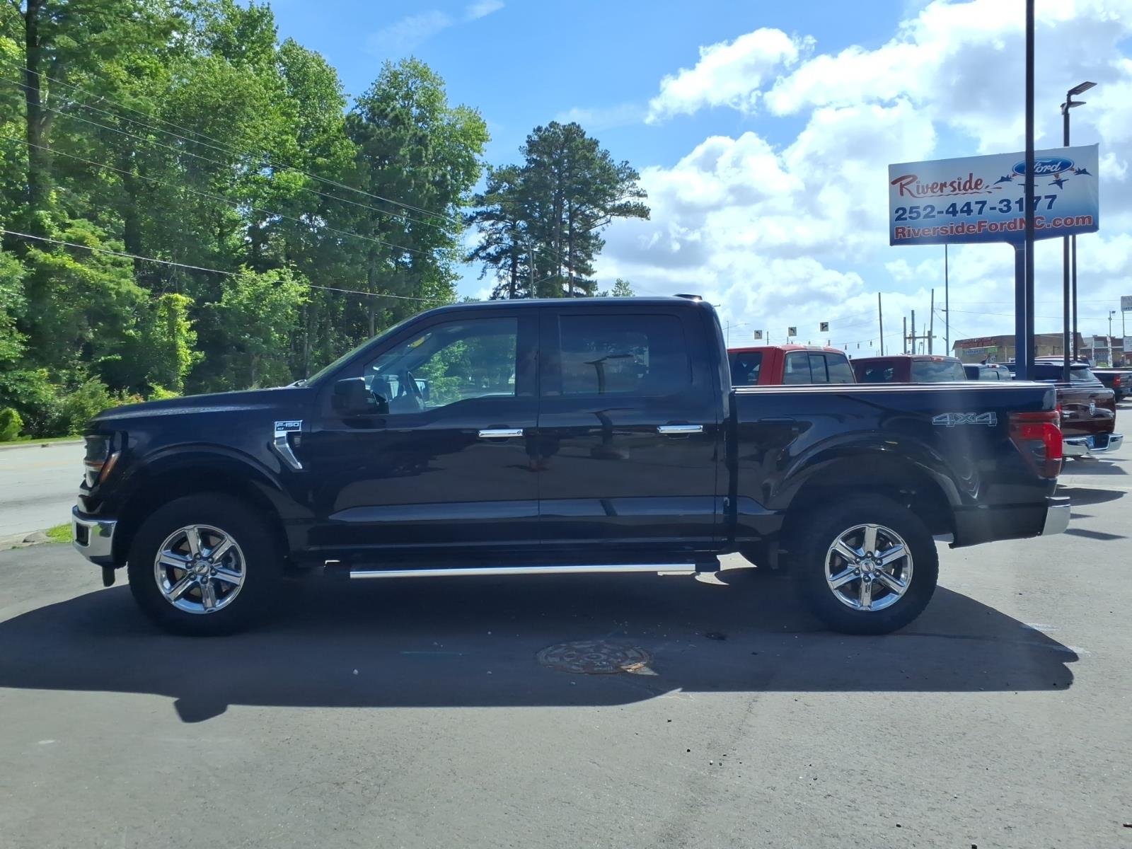 Used 2025 Black Metallic Ford XLT image 8