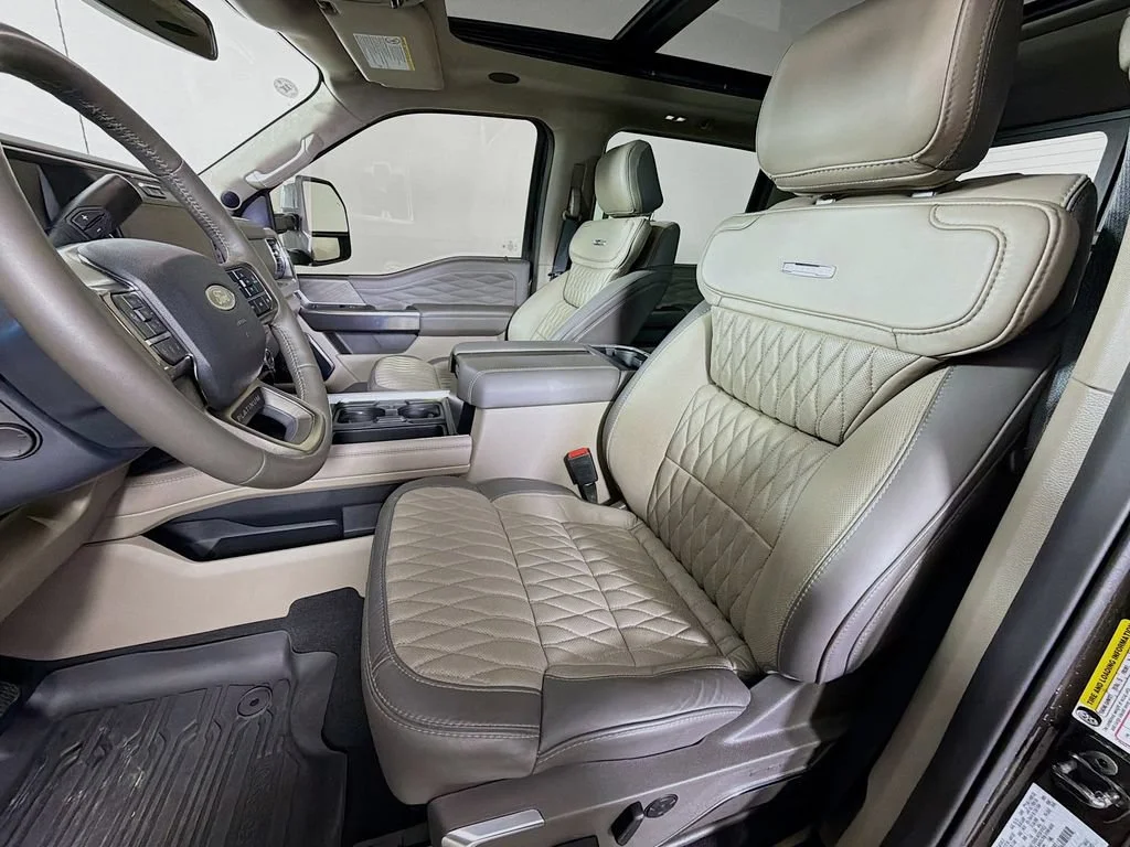 Used 2025  Ford XL image 12