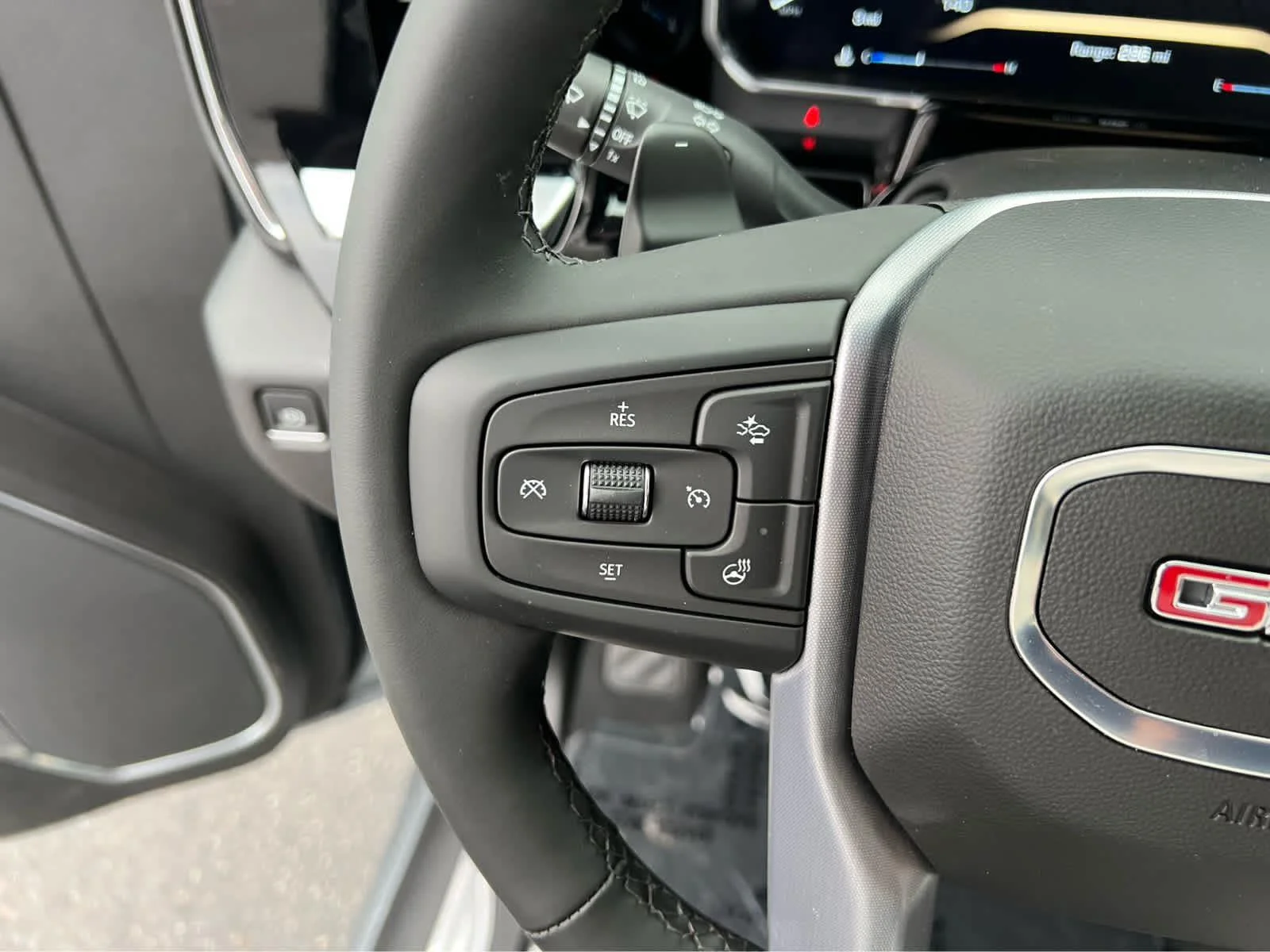 2026 GMC Sierra 1500 SLT - Photo 18