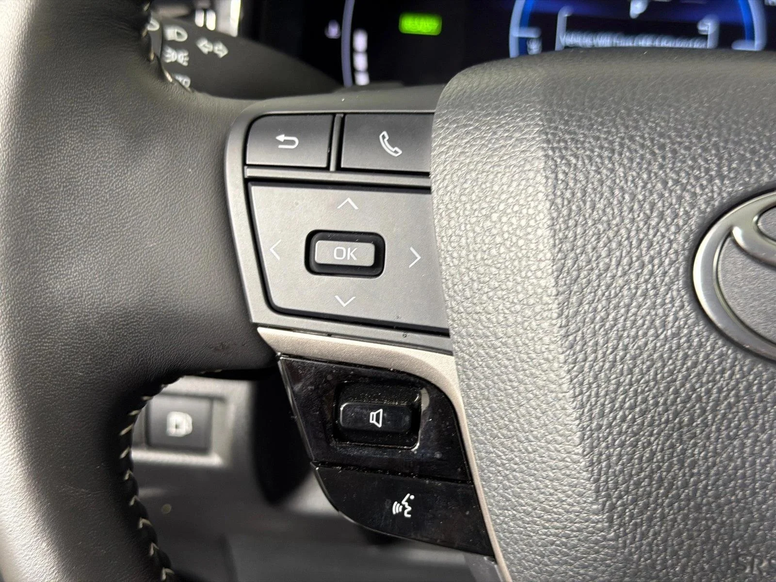 Used 2025 Black Toyota LE image 25