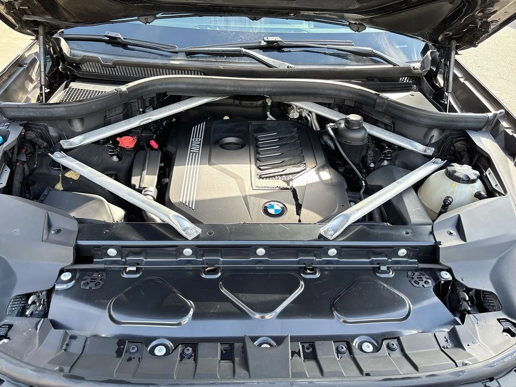 Used 2019 Dark Graphite BMW xDrive40i image 33