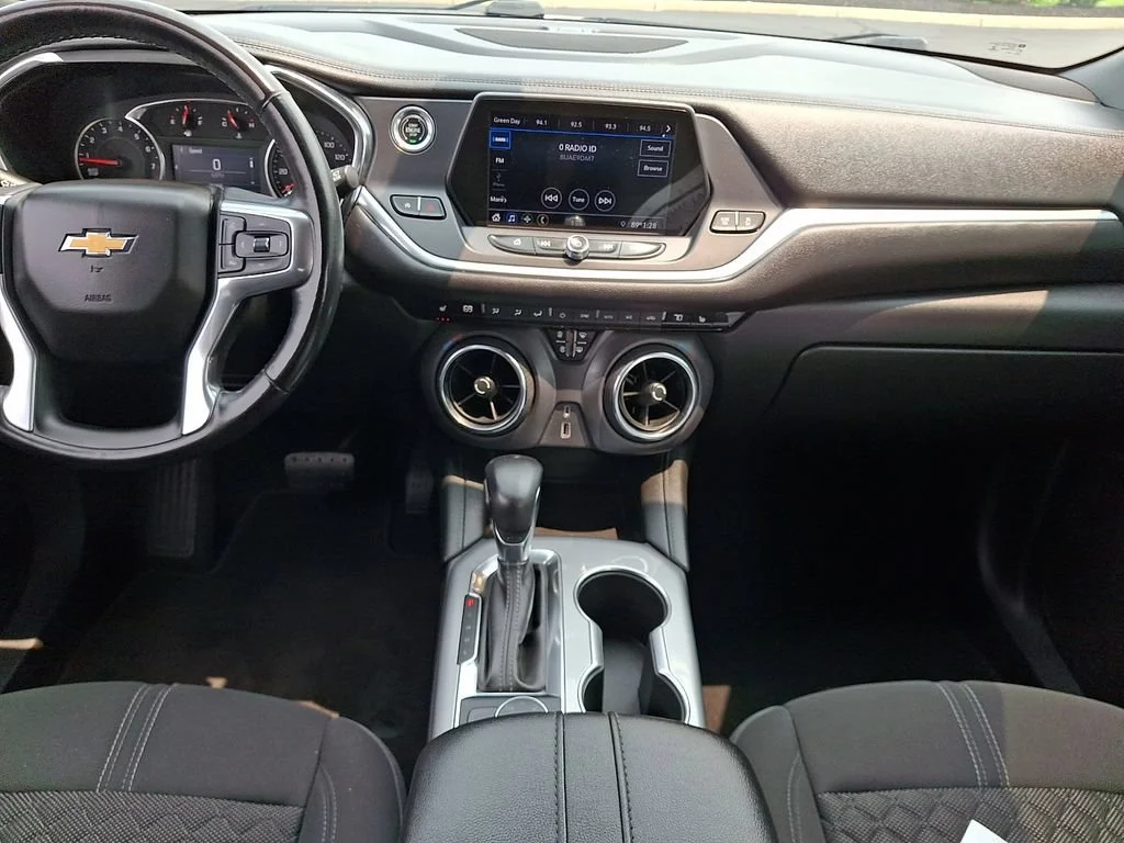 Used 2020 SUMMIT WHITE Chevrolet LT image 16