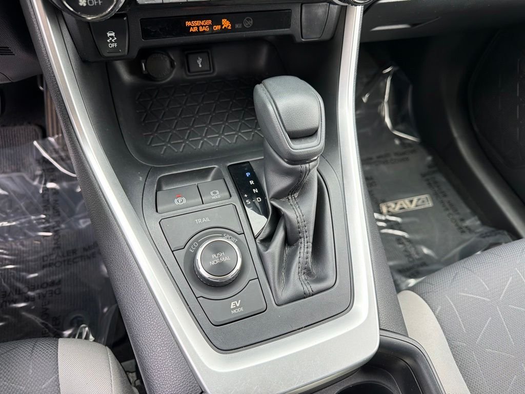 Used 2020 Silver Sky Metallic Toyota XLE image 22
