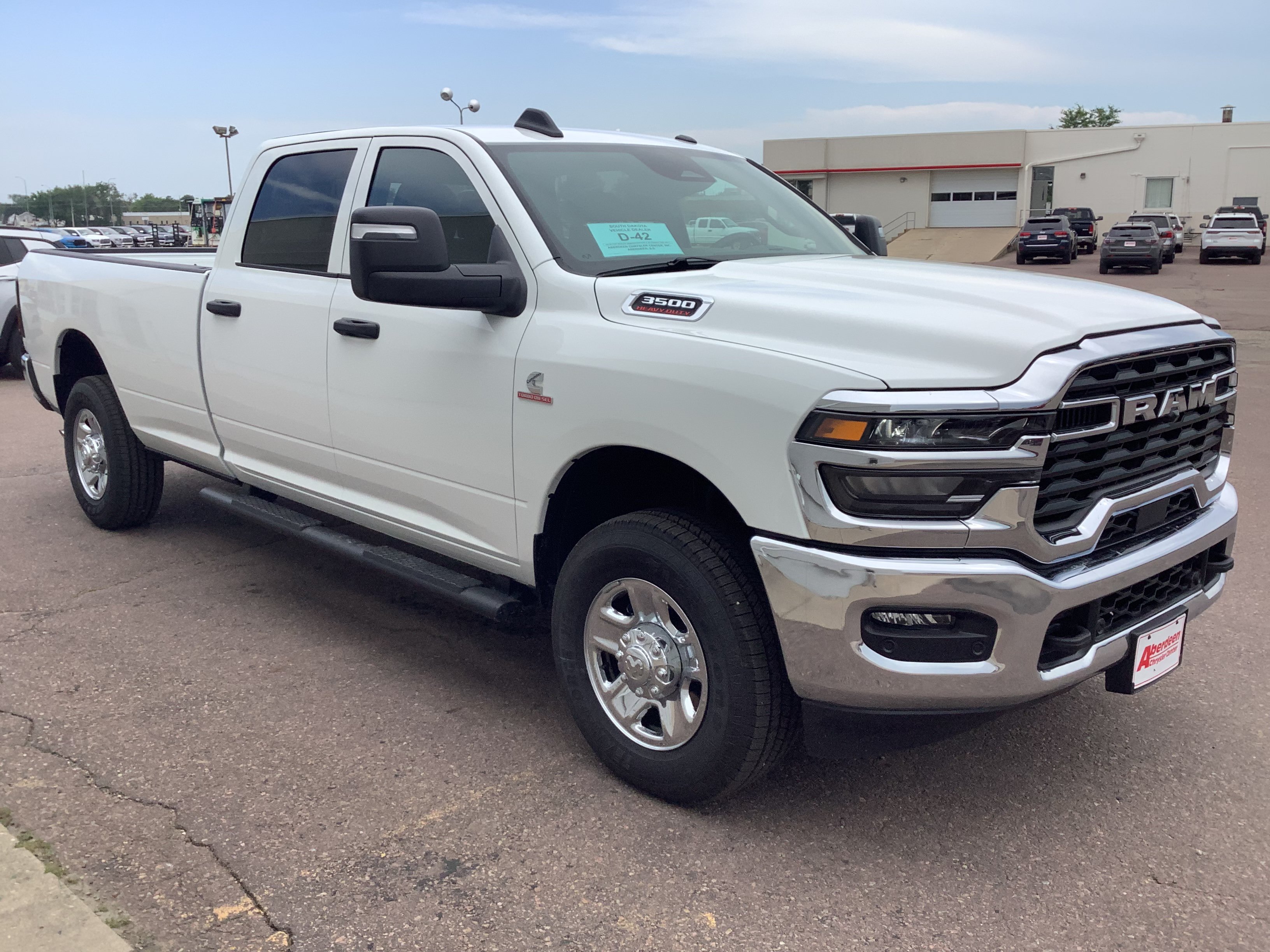 New 2026 Bright White Clear-Coat Exterior Paint RAM Tradesman image 4