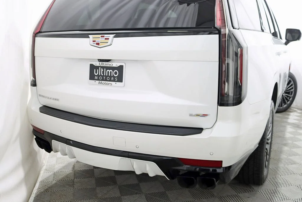Used 2024 White Cadillac V-Series image 14