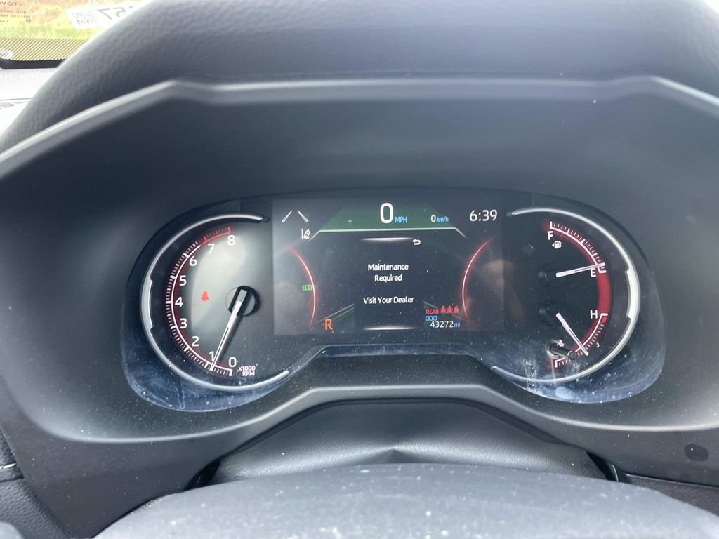 Used 2024 White Toyota LE image 27