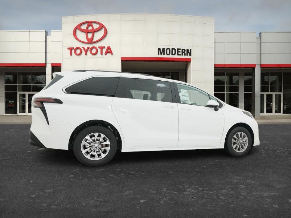 New 2026 Ice Cap Toyota LE image 19
