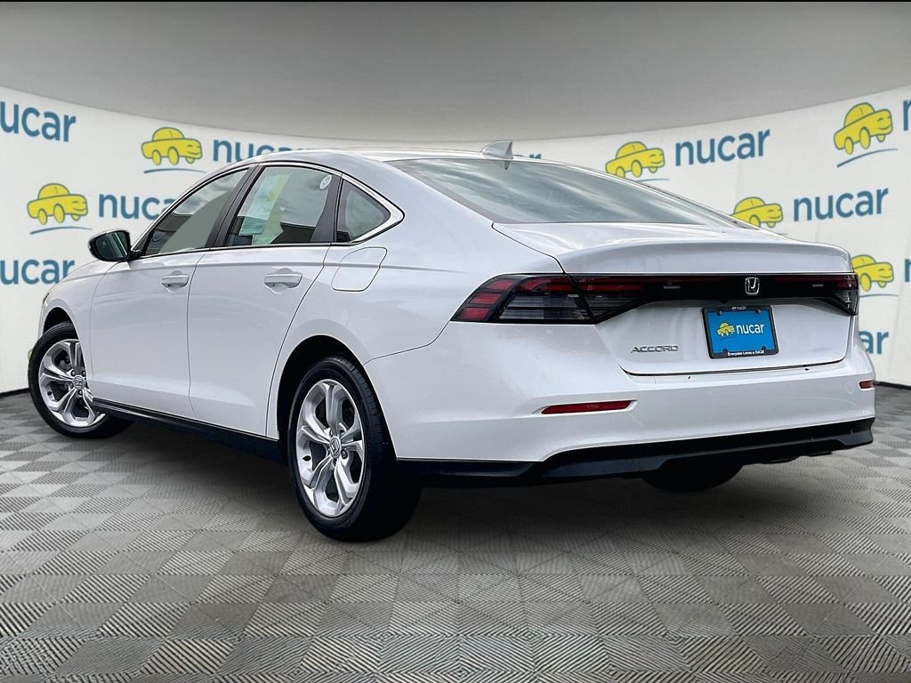 Used 2025 White Honda LX image 4