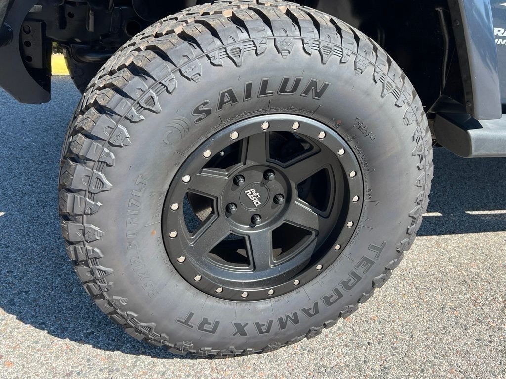 Used 2008 Steel Blue Metallic Jeep Unlimited Sahara image 5