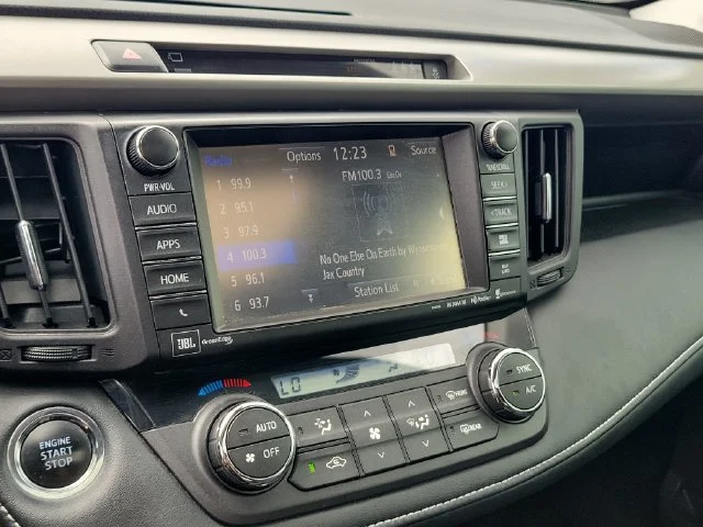 2017 Toyota RAV4 Limited - Photo 32