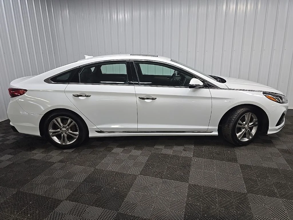 Used 2018 White Hyundai Sport+ image 2
