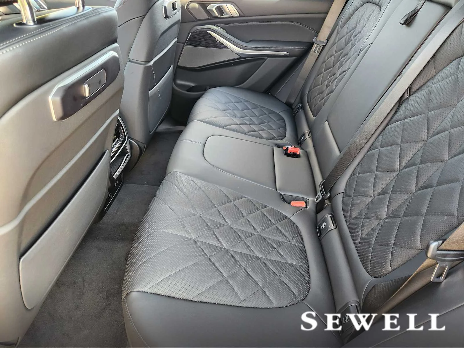 New 2026 Black Sapphire Metallic BMW sDrive40i image 7