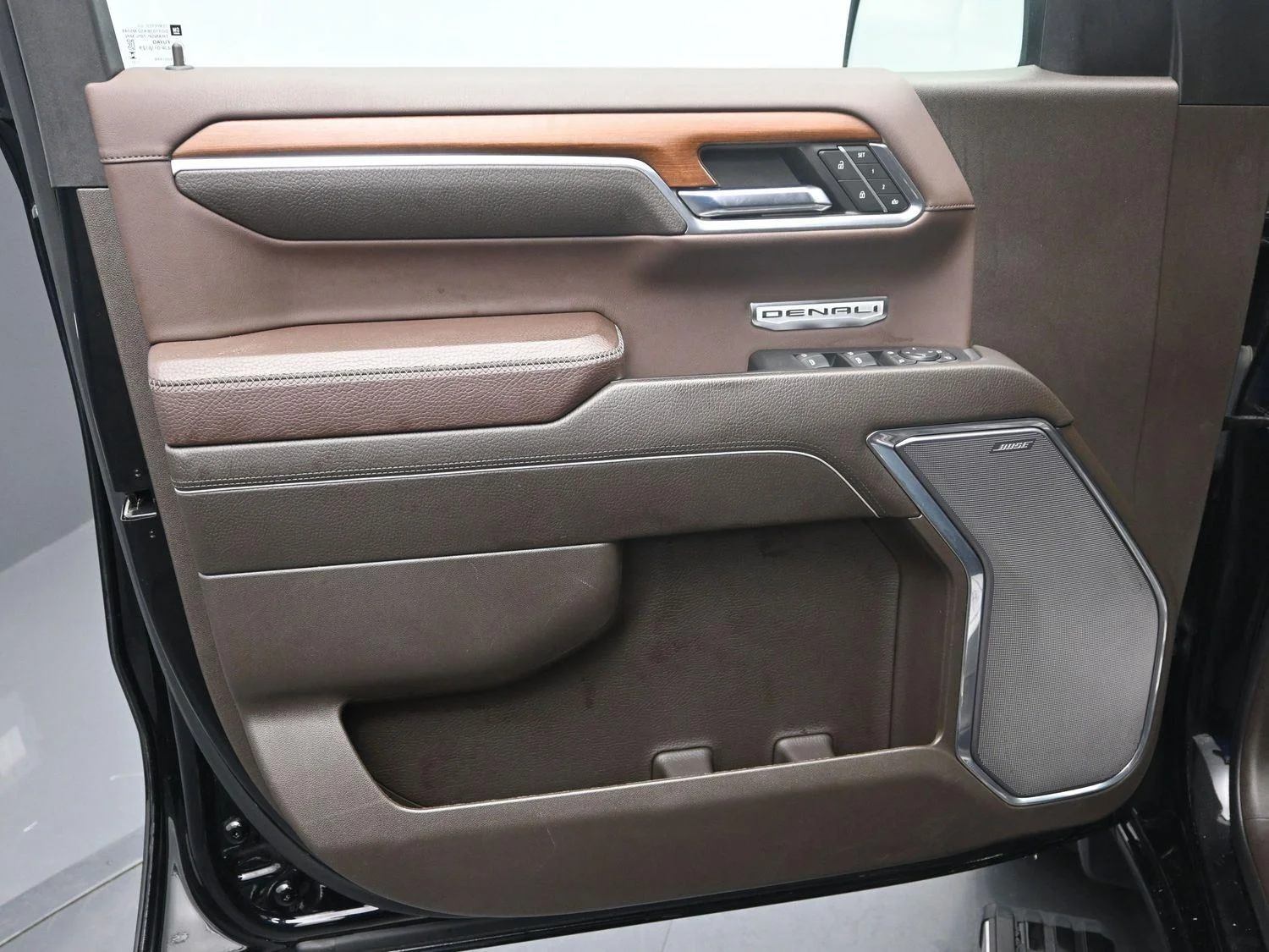 Used 2023 Onyx Black GMC Denali image 22