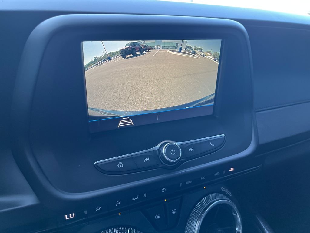 Used 2019 Black Chevrolet 1LT image 17