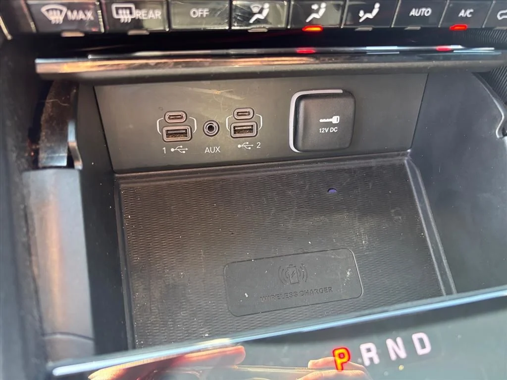 Used 2024 Silver Jeep Altitude image 20