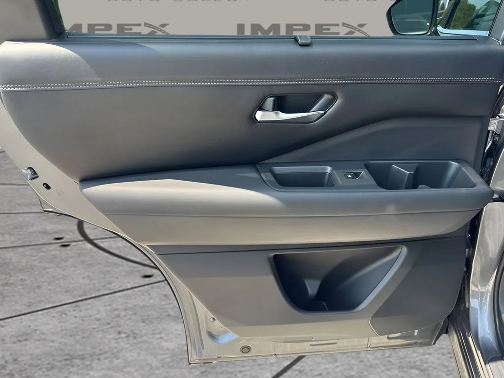 Used 2023 Gray Nissan Platinum image 32