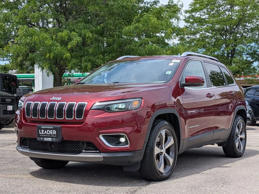 Used 2019 Red Jeep Limited image 3