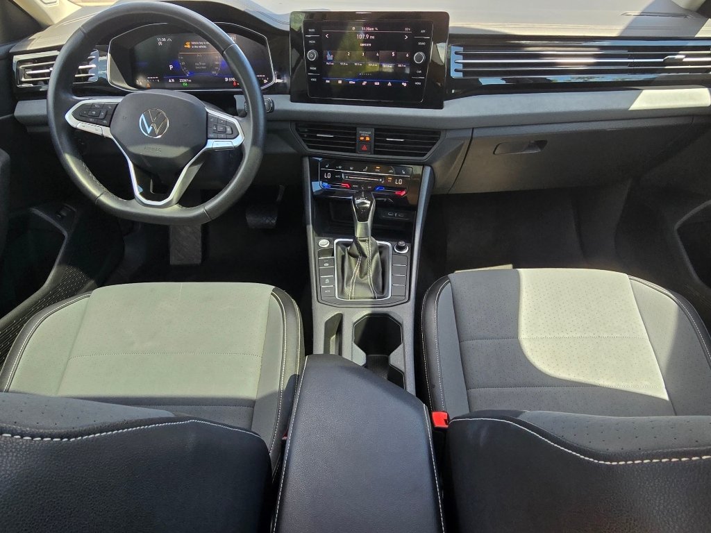 Used 2025 Gray Volkswagen SE image 27