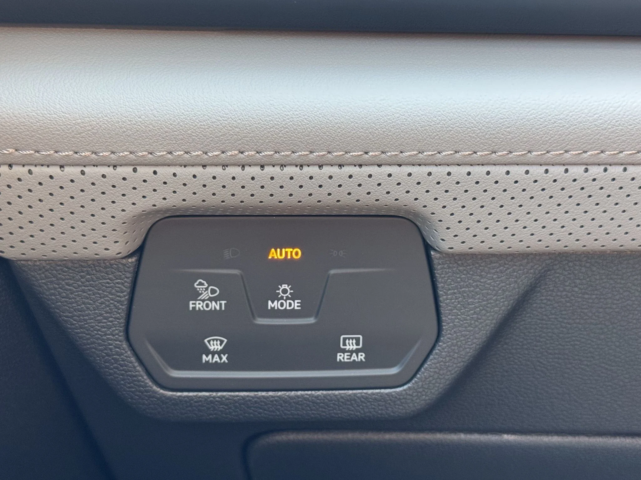 New 2026 Pure Gray Volkswagen 2.0T Peak Edition image 24