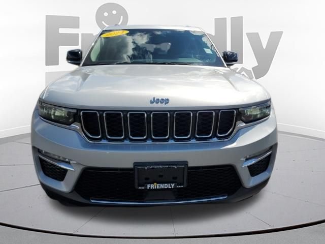 Used 2024 Silver Jeep Limited image 8