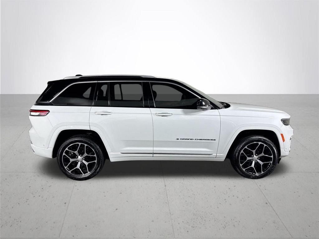 Used 2022 White Jeep Summit Reserve 4xe image 5