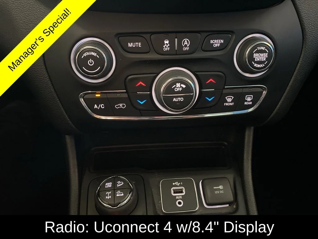 Used 2022 White Jeep Trailhawk image 7