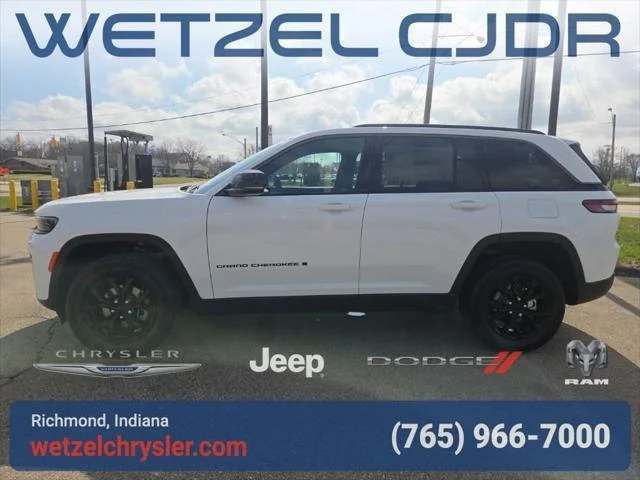 New 2026 Bright White Clearcoat Jeep Laredo image 4