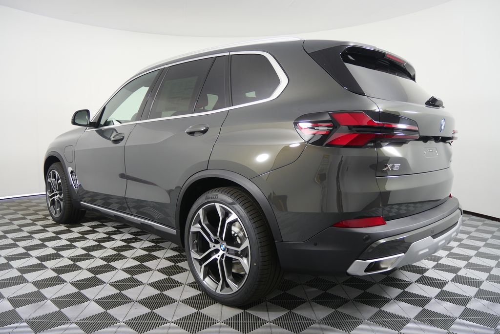 Used 2026 Dravit Grey Metallic BMW xDrive50e image 6