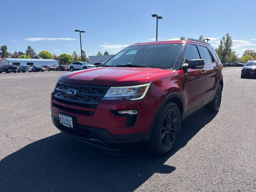 Used 2019 Ruby Red Metallic Ford XLT image 3