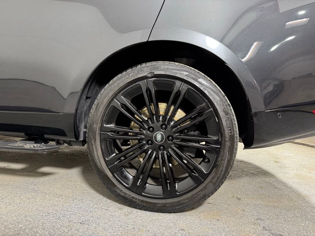 Used 2024 Carpathian Gray Premium Metallic Land Rover Autobiography image 36