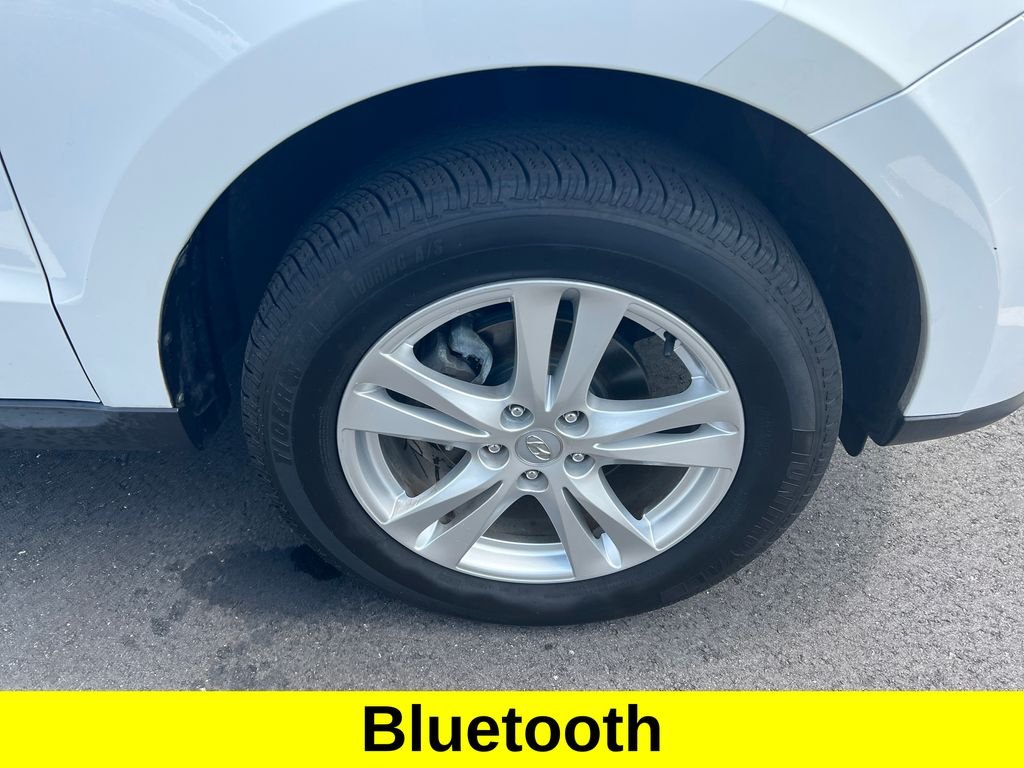 Used 2011 Frost White Hyundai SE image 2