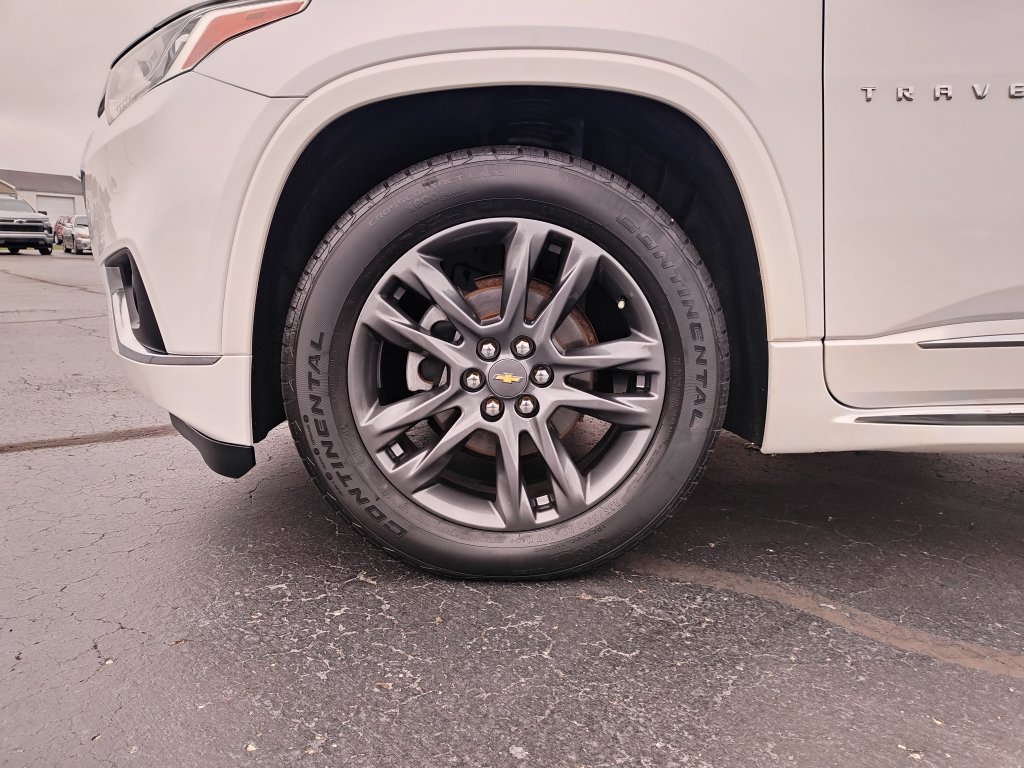 Used 2019 White Chevrolet High Country image 10