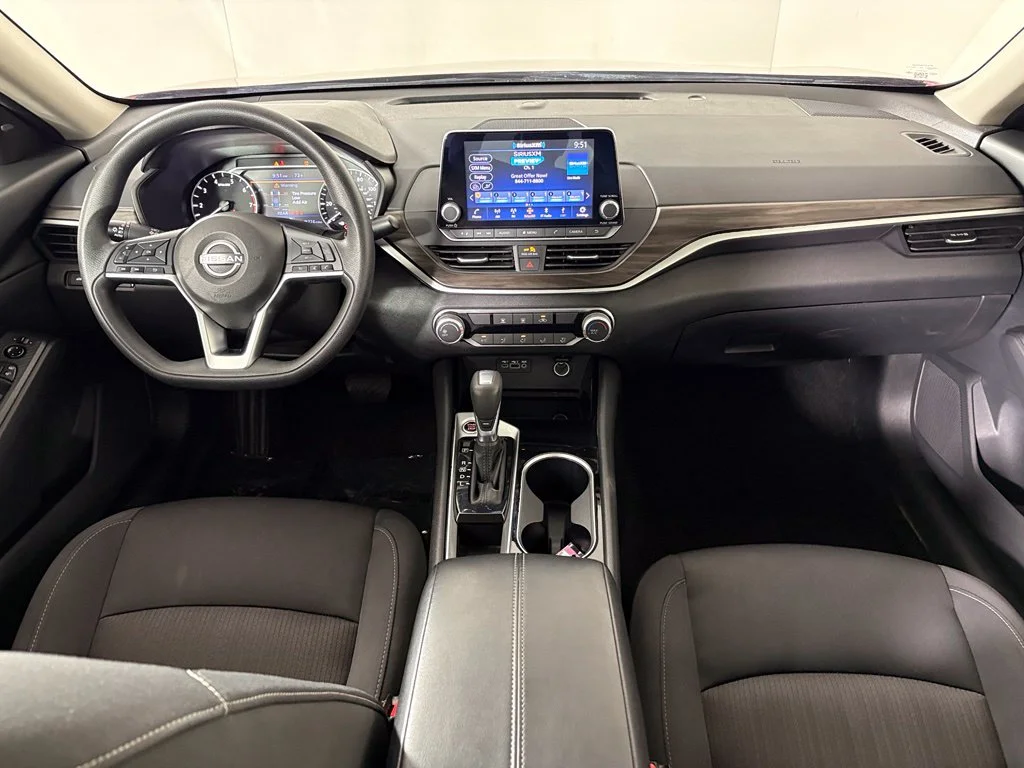 Used 2024 Red Nissan 2.5 SV image 31