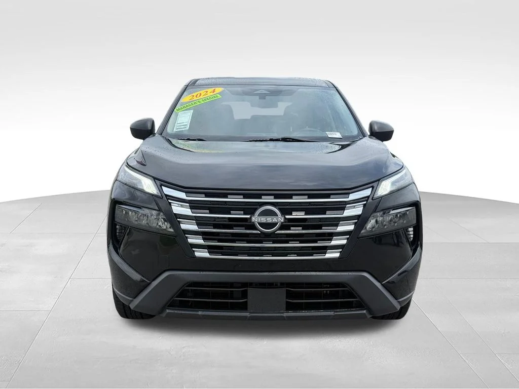 Used 2024 Black Nissan S image 27