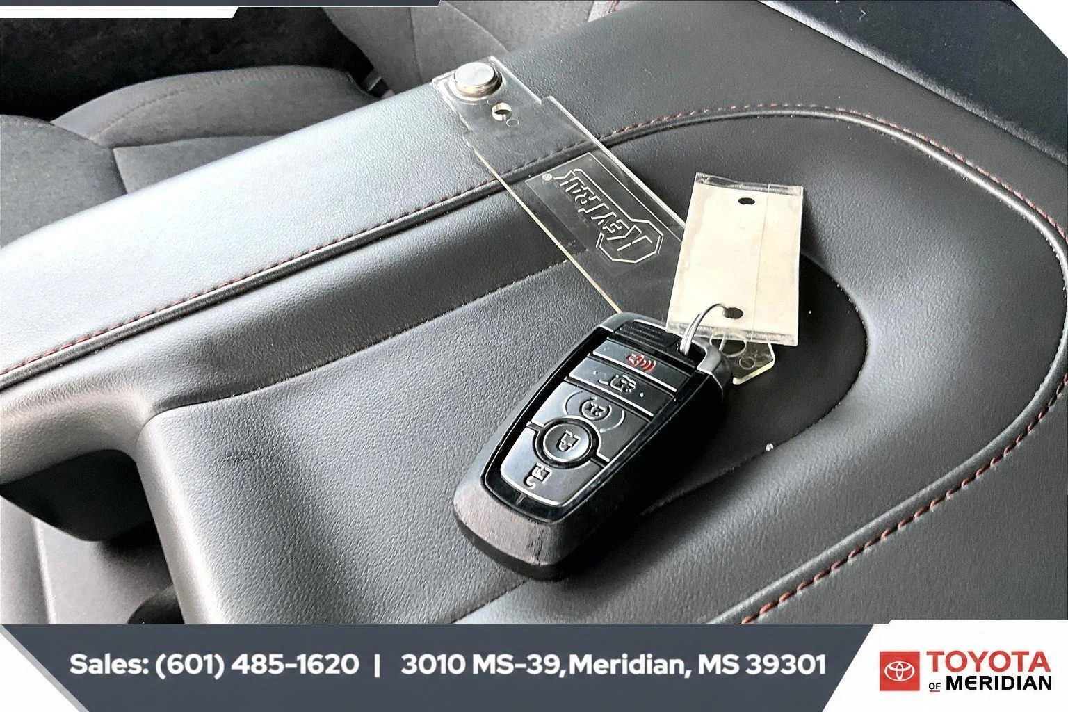 Used 2025 Stone Blue Ford Active image 9