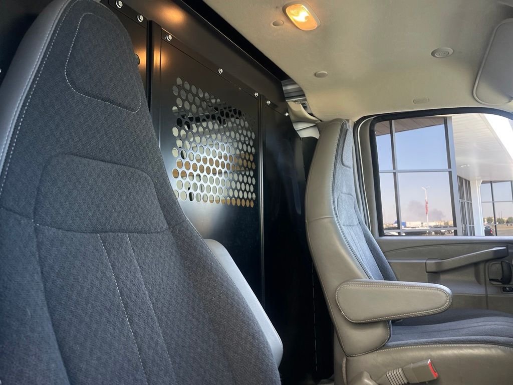 Used 2025 White GMC Work Van image 13