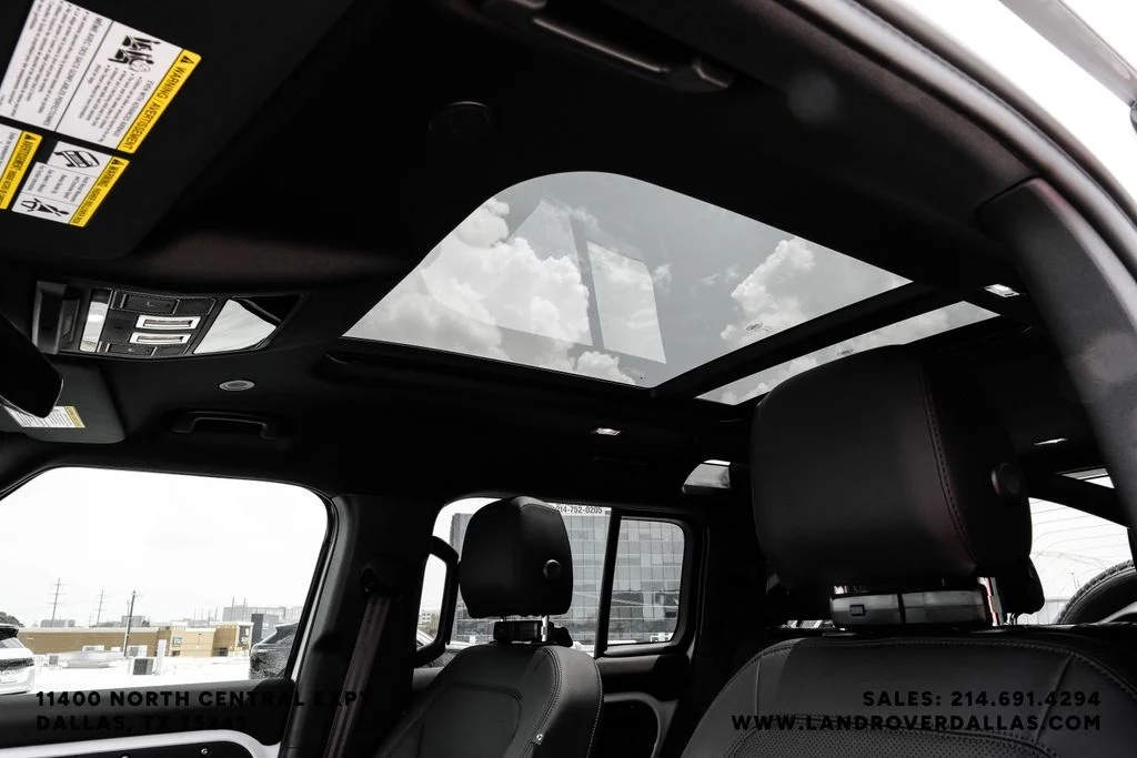 New 2026 Fuji White Land Rover S image 27