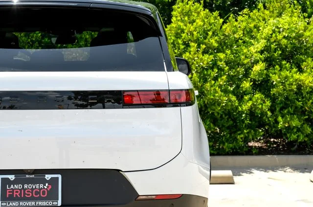New 2026 Fuji White Land Rover SE image 54