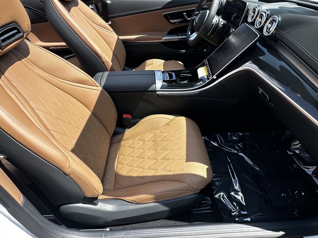 New 2027 MANUFAKTUR Moonlight White Metallic Mercedes-Benz AMG® CLE 53 image 48