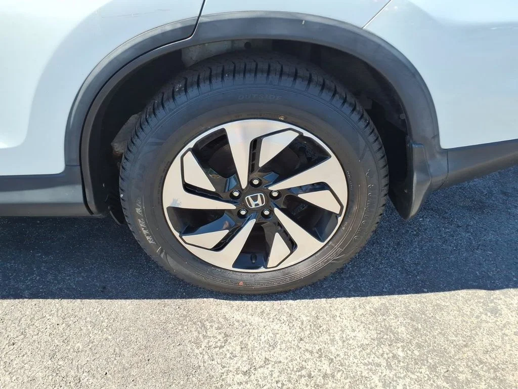 Used 2016 White Honda Touring image 18