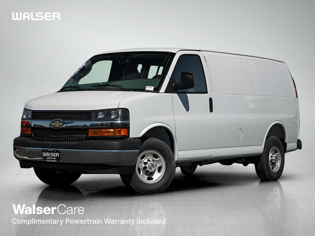 2026 Chevrolet Express 2500 Work Van HD's photo