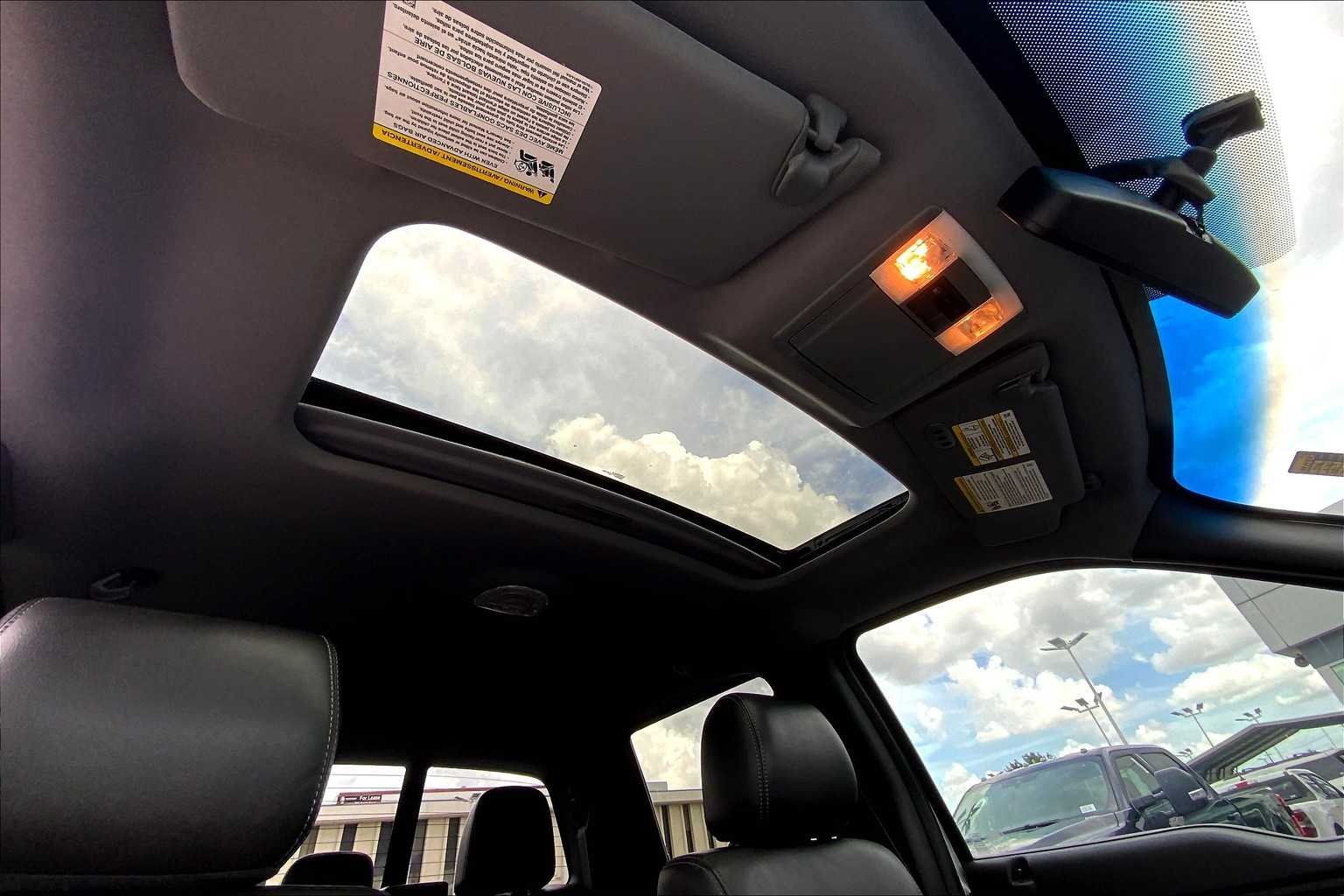 Used 2014 Ingot Silver Metallic Ford Lariat image 11