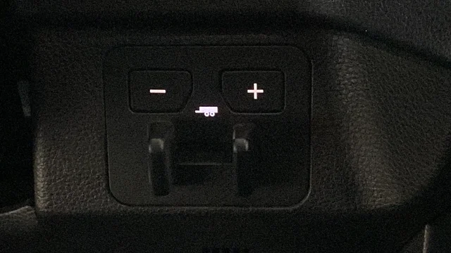 Used 2025 Ice Toyota SR5 image 28