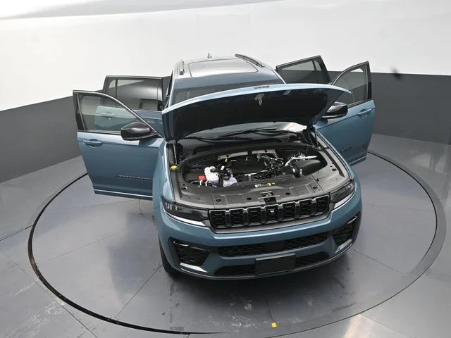 New 2026 Steel Blue Exterior Paint Jeep Limited Reserve image 35
