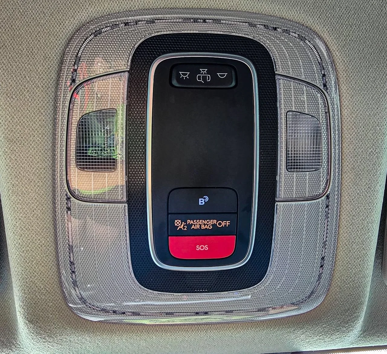 Used 2025  Hyundai SEL image 28