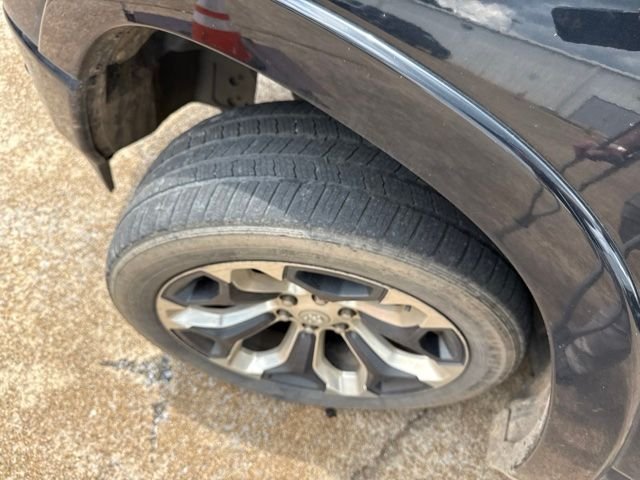 Used 2019 Diamond Black Ram Limited image 19