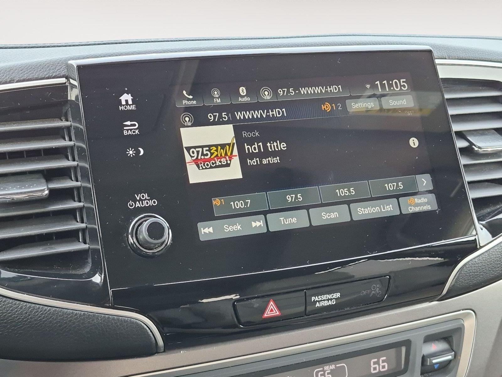 Used 2019 White Diamond Pearl Honda EX-L image 25