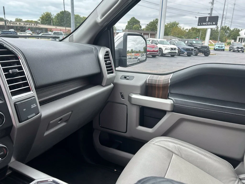 Used 2016 White Platinum Clearcoat Metallic Ford Lariat image 17