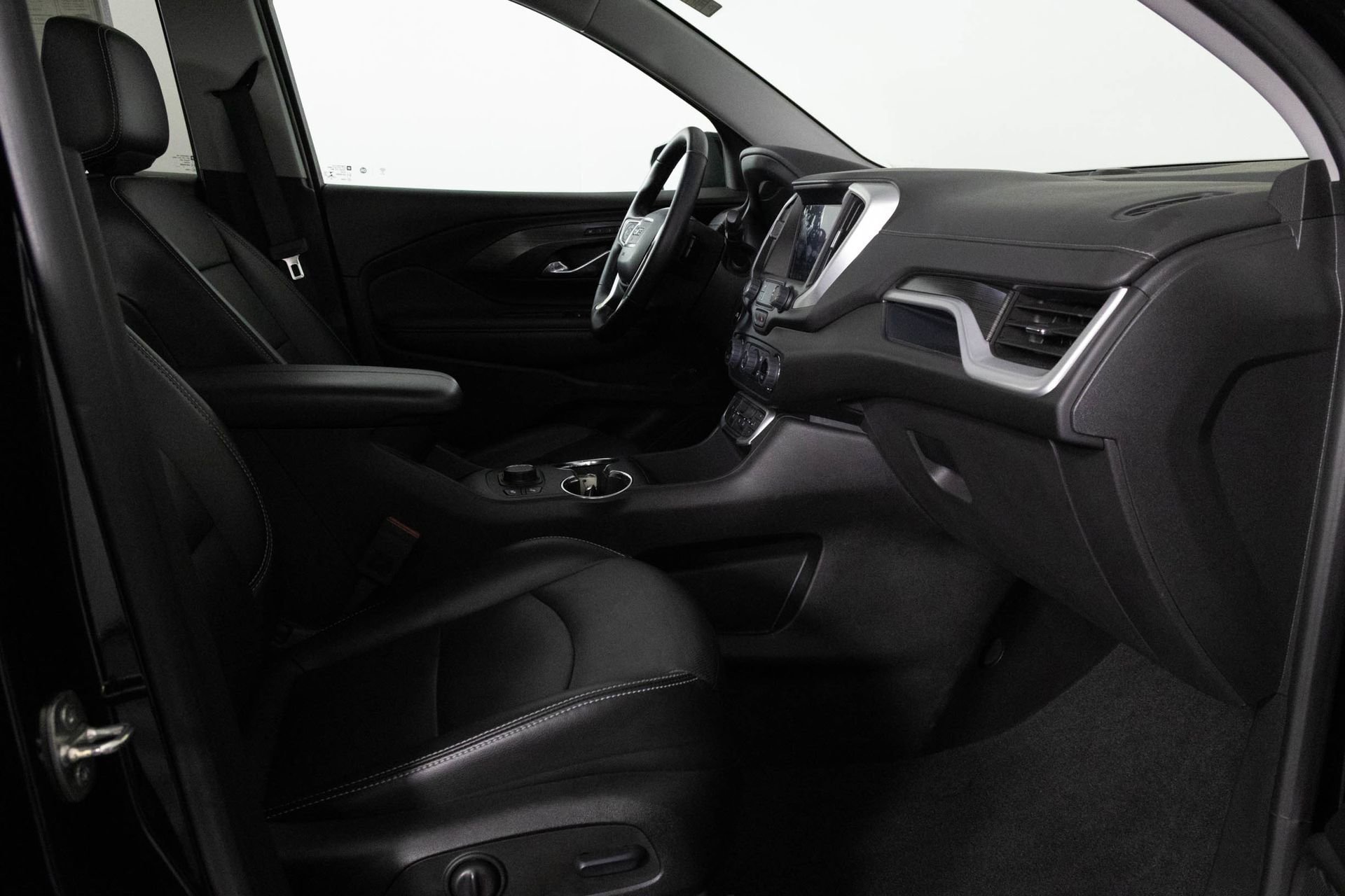 2023 GMC TERRAIN - Image 38