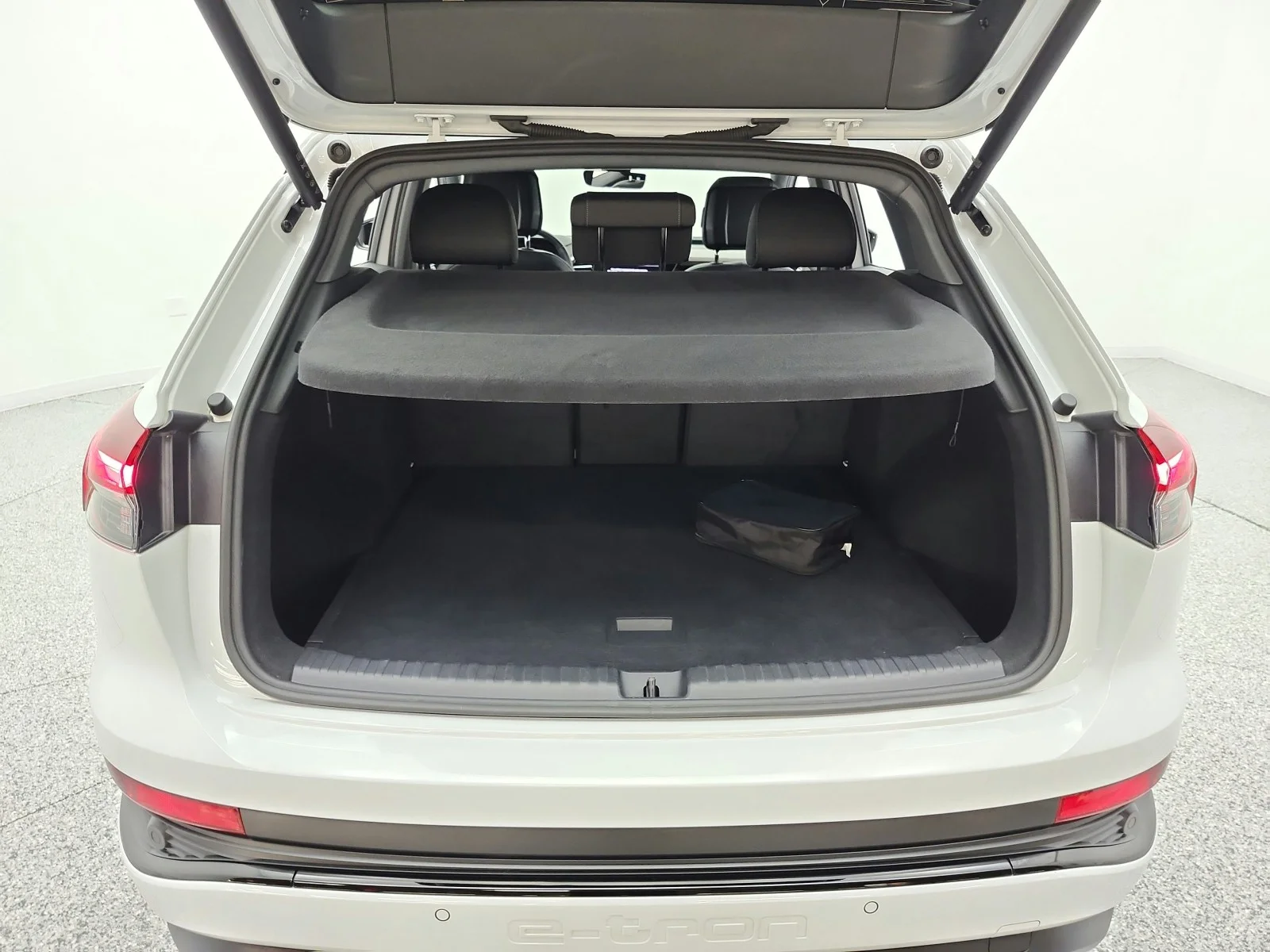 Used 2024 Glacier White Metallic Audi Prestige 55 quattro image 18